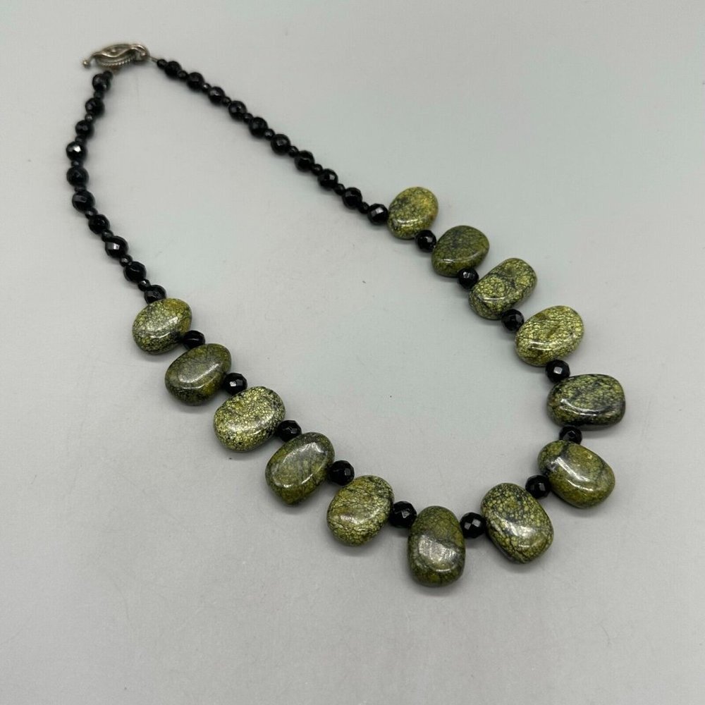 Fashion Jewelry Olive and Black Stone Necklace